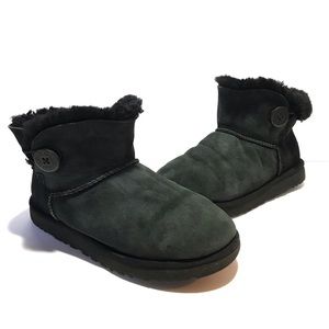 Mini Short Bailey Button Black UGG Boots 9